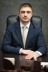 <p>Момот Юрий Николаевич</p>